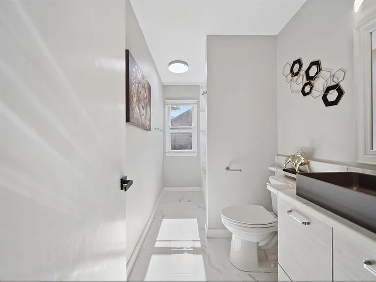 2718 Omah St — Photo 18