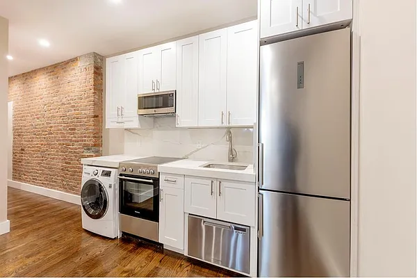 Rented by Douglas Elliman | media 22