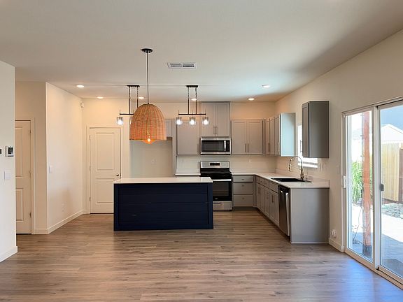 3rd image of 110 Explorer Ct