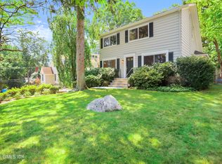 10 Ridge Rd, Cos Cob, CT 06807