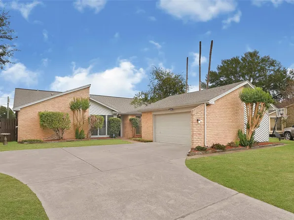 8726 Wildforest Dr, Houston, TX 77088