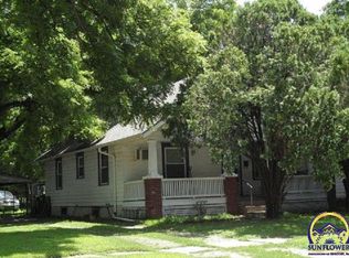 2416 SW Clay St, Topeka, KS 66611