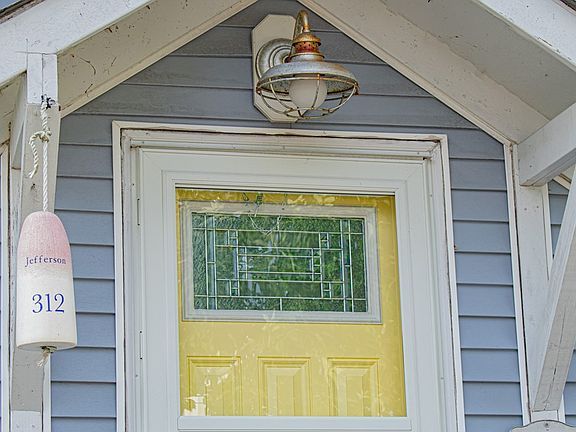 5th image of 312 Jefferson Ave
