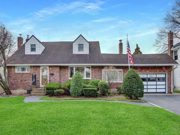 1918 Carroll Avenue, Merrick, NY 11566