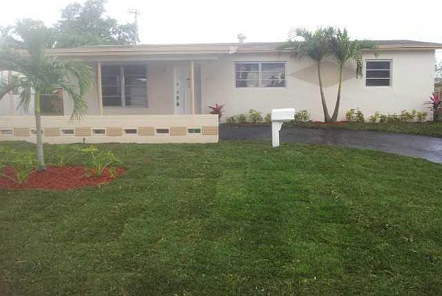 1st image of 821 NW 70th Avenue