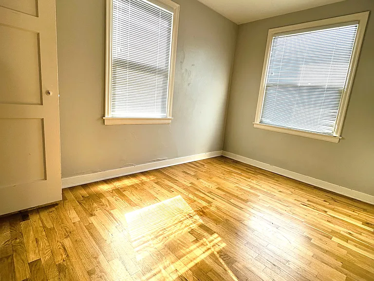 638 N Howard St — Photo 8