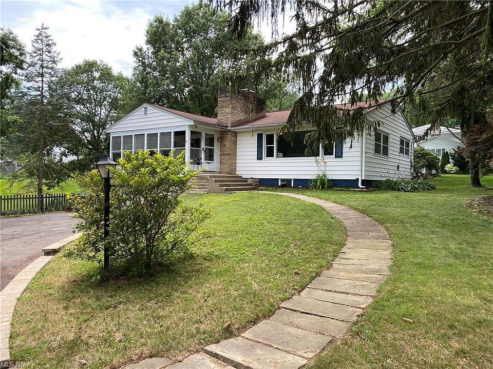 1st image of 847 Winter St