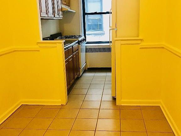 3rd image of 2685 Creston Ave APT 6C