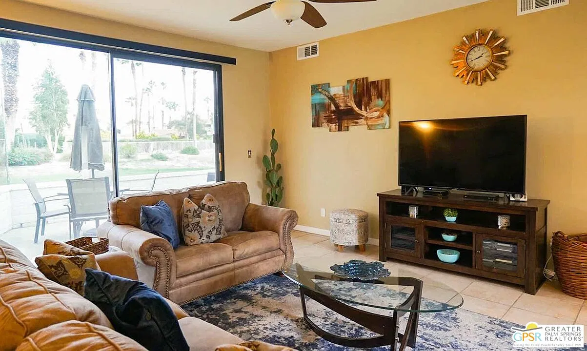 2 bed, 2.0 bath, 1406 sqft, $3,000 — Photo 1