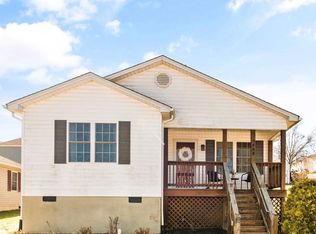 1304 3rd St, Waynesboro, VA 22980
