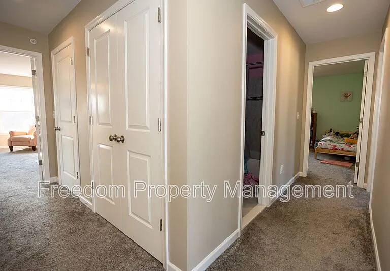 2425 Morgans Point Dr — Photo 23