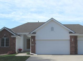 4127 Briarwood Dr, Council Bluffs, IA 51503