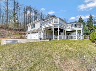 5215 Meshoppen Creek Rd, Montrose, PA 18801