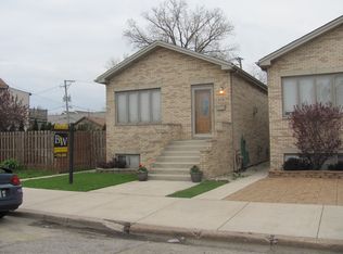 438 W Root St, Chicago, IL 60609