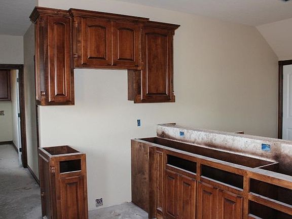 4th image of 3913 NW Century Oaks Ln