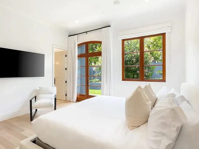 Guest bedroom 2