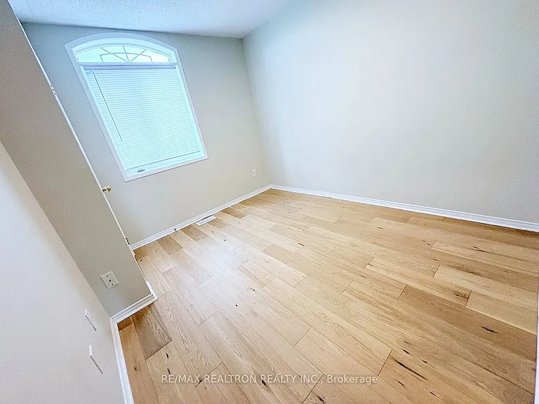 329 Bur Oak Ave — Photo 15
