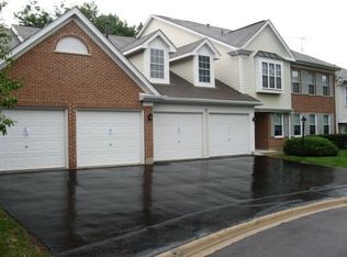 1406 Clove Ct APT B, Mount Prospect, IL 60056