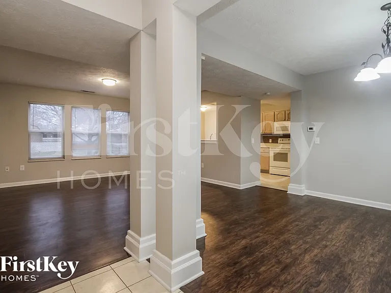 88 Bradford Ct — Photo 3