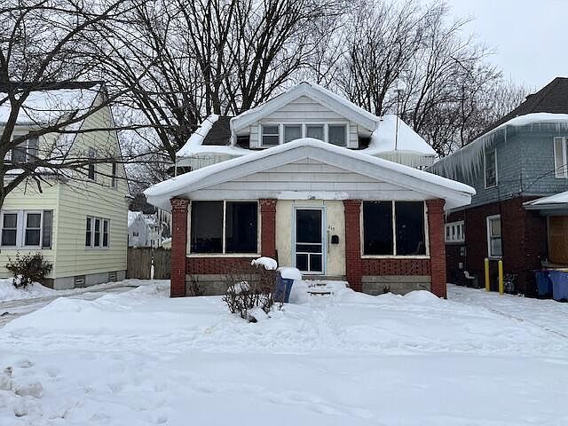 1st image of 215 Garfield Ave NW