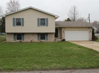 621 Pottawattomie Trl, Porter, IN 46304
