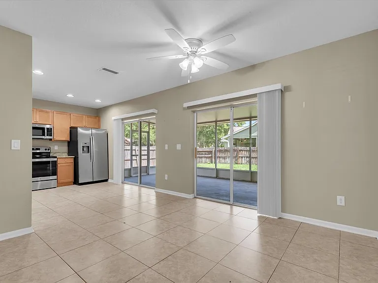 10825 Newbridge Dr — Photo 14