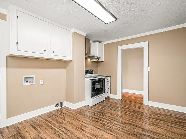 228 Wagoner St — Photo 7