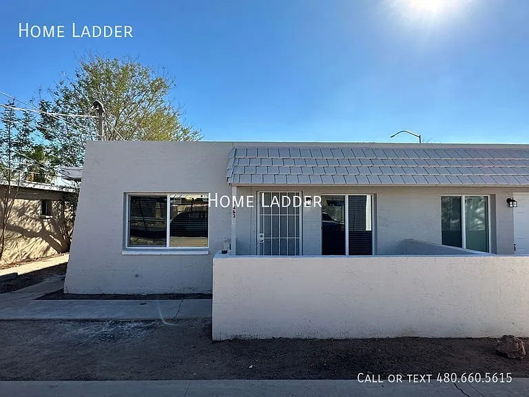 2262 E Broadway Rd #B — Photo 1