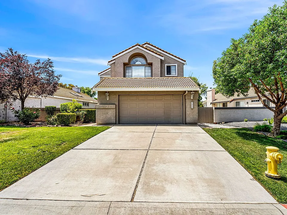 2451 Cherry Hills Dr