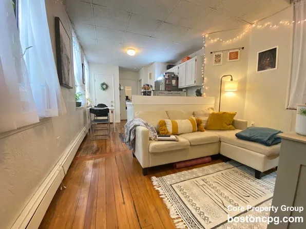 23 Charter St #1, Boston, MA 02113