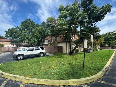 7523 W Sunrise Blvd APT B2, Plantation, FL, 33313