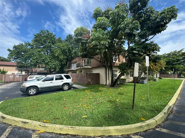 7523 W Sunrise Blvd APT B2, Plantation, FL 33313