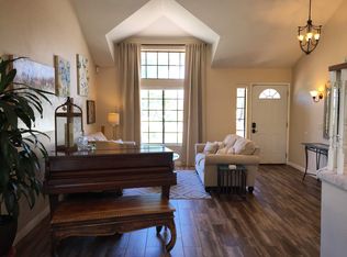 25129 Hazelcrest Ln, Newhall, CA 91381