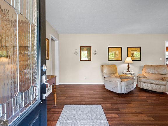 5th image of 426 Sivell Rd