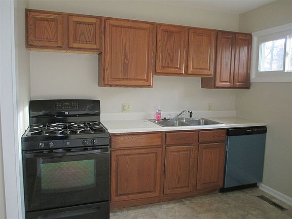 5th image of 1405 W 9th St