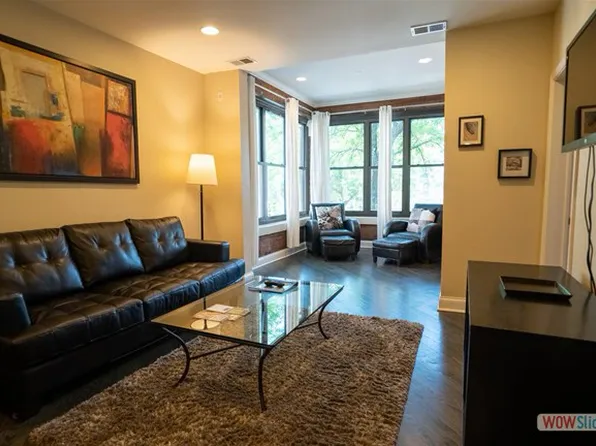 2104 W Roscoe St #2, Chicago, IL 60618