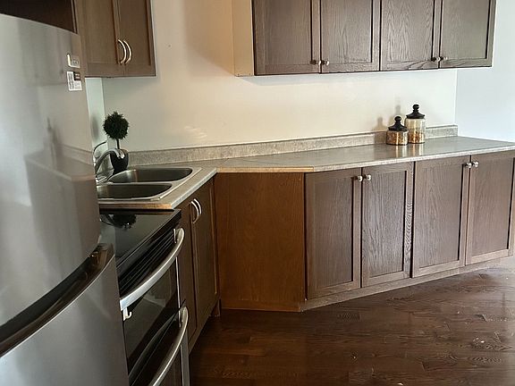 5th image of 307 Chatfield Dr
