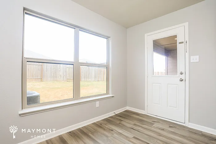 833 Mallorie Ln — Photo 8