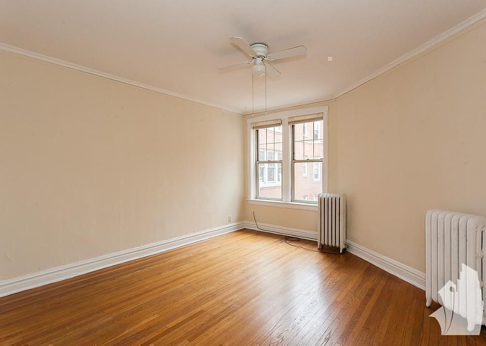 1st image of 541 W Aldine Ave