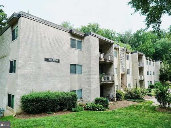 12213 Braxfield Ct APT 15, Rockville, MD 20852