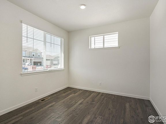 5th image of 799 Crest St