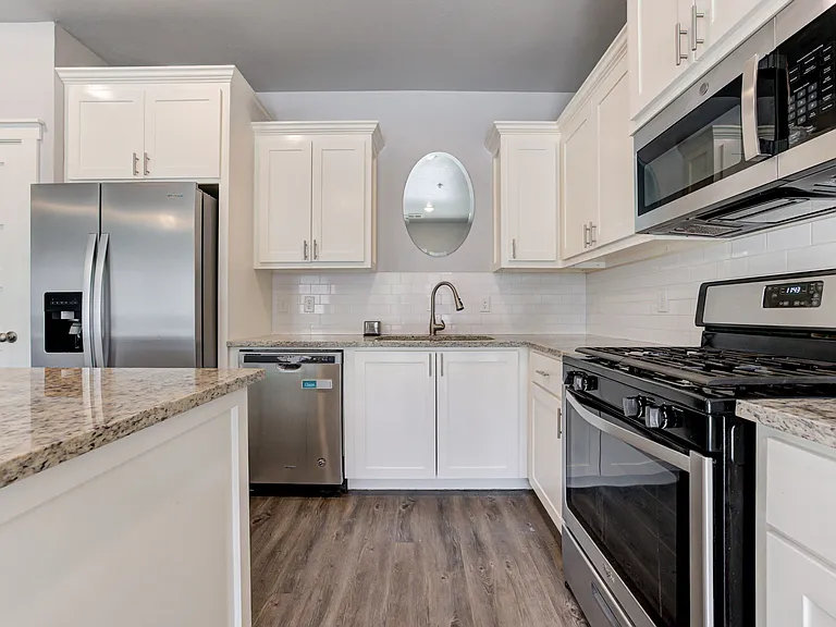 207 W Apache St — Photo 5