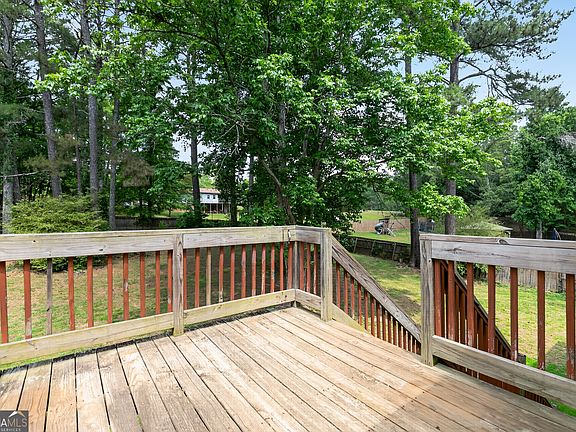 4th image of 71 Burton Dr