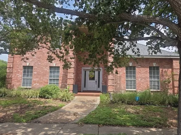 7401 Lake Maggorie Dr, Corpus Christi, TX 78413