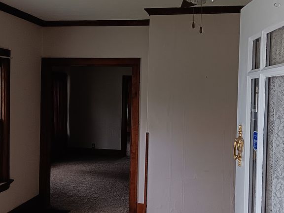4th image of 800 N Elm St