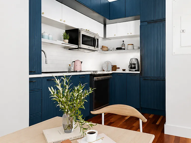 180 Bainbridge St #111 — Photo 3