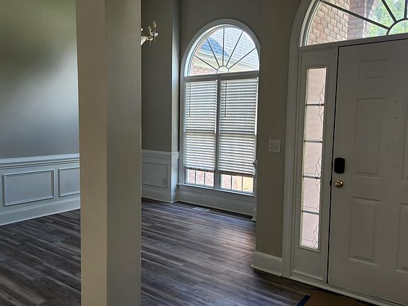 Foyer dining room