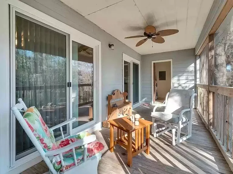 4553 Barclay Ln #C — Photo 12