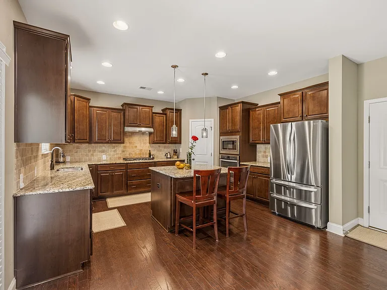 167 Alexandria Dr — Photo 20