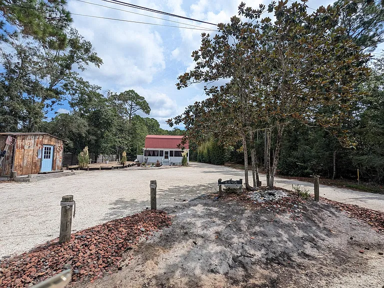 3348 Lowery Dr — Photo 45